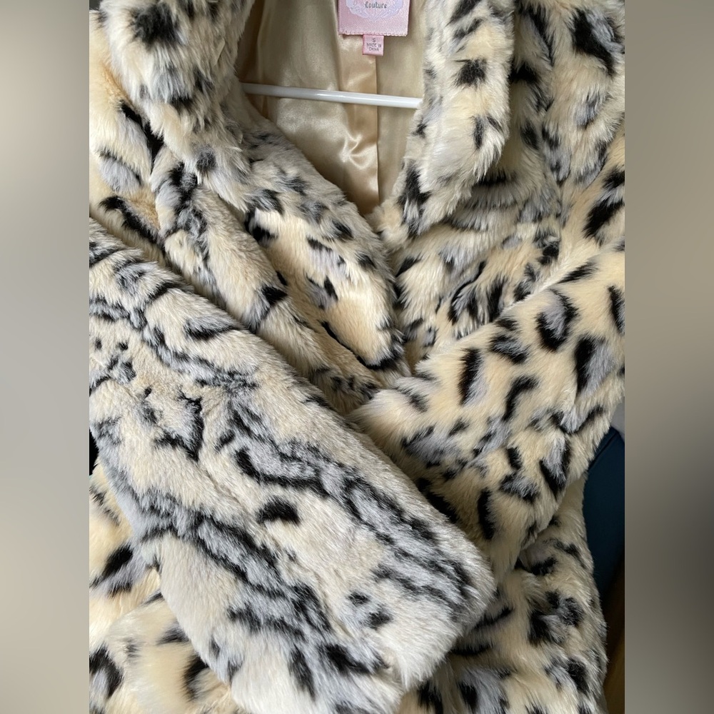 Romeo & Juliet Couture faux fur animal print jacket